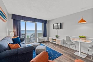 Deja View by StayMareni - Double Oceanfront Suite - 0