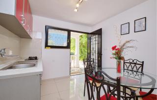 Cozy Apartment In Mali Losinj - 1