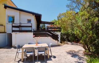 Stunning Apartment In Mali Losinj - 1