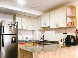 Departamento con vista de LUJO al Cotopaxi y a la Ciudad, cerca de Embajada Americana y Solca - 6