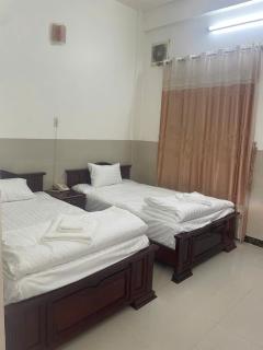Gems Hotel 2 - - 4