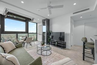 Queens Wharf - Luxe 1BR with Views, King Bed and Pool - Brisbane - 4