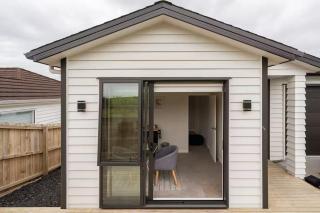 Your Modern Private Room Awaits in Westgate - Auckland - 5