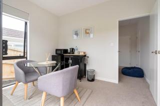 Your Modern Private Room Awaits in Westgate - Auckland - 6
