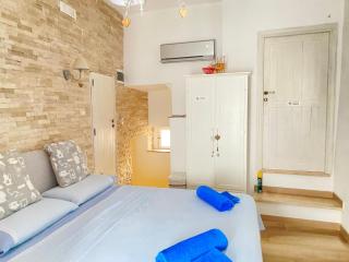 Cozy Sea View Studio with Private Rooftop, Balcony, BBQ in the Old Town - Vieste - 6
