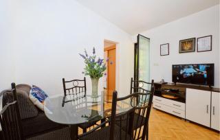 Beautiful Apartment In Mali Losinj - 8