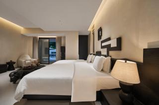 Send Rain Hotel - - 8