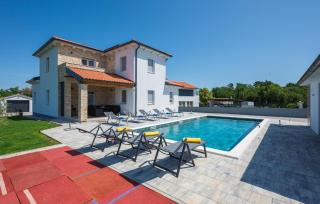 5 Bedroom Nice Home In Vidulini - 1