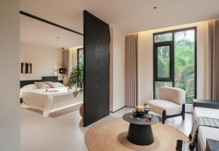 Send Rain Hotel - - 0
