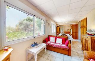 2 Bedroom Gorgeous Apartment In Caromb - Caromb - 1