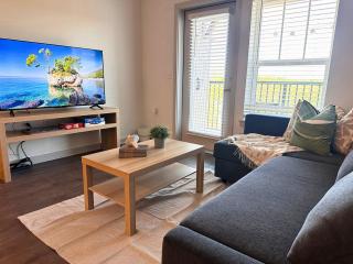 Modern Oasis with King Bed, Fireworks View, 10 Minutes to Disney - Orlando - 9