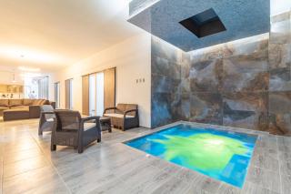 6 bedroom with Jacuzzi 1 block from LLeras P10 - Medellín - 0