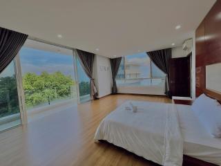 Hilton Luxury Villa 1 - 1