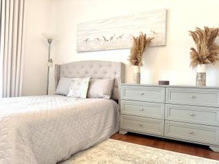 Modern Southern Comfort - Bowling Green - 4