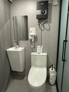 Flatonia Glamping Retreat - Musk Tiny House - Unique Container Cabin - Flatonia - 4