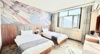 PAI Hotel Chengde Pingquan Central Square - Chengde - 4