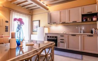 Historic Villa Overlooking Cortona Vineyards - 6