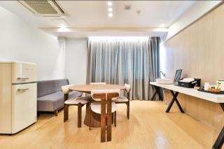 The Hound Hotel Changwon Terminal - Changwon - 2