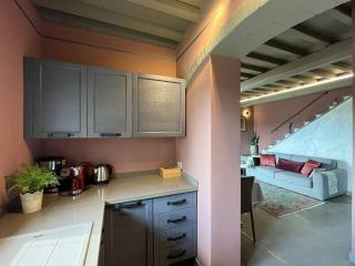 Historic Villa Overlooking Cortona Vineyards - 1
