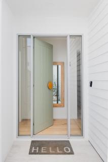 Stylish Noosa home, steps to the beach! - Sunshine Beach - 0