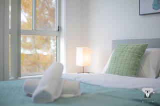 KozyGuru | Austral | 4 Room Comfy House - 3