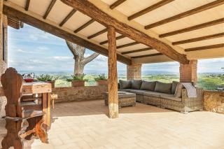 Renewed Apartment With Tuscan Hills View - 0