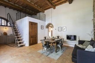 Renewed Apartment With Tuscan Hills View - 8