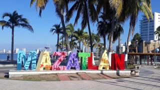 Habitación céntrica 2 cuadras del malecón - Mazatlán - 9