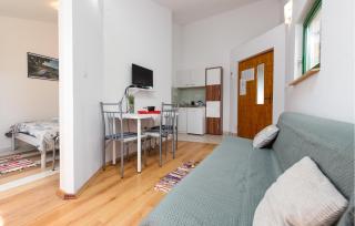 1 Bedroom Lovely Apartment In Potocnica - Borovići - 7