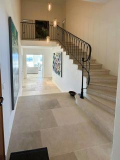 Luxury Home With Sea Views In Tourrettes Sur Loup - 1