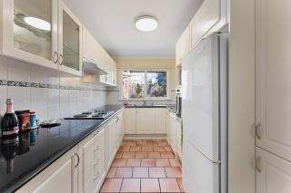 North Shore Spacious 2BR Home in Cremorne - 8