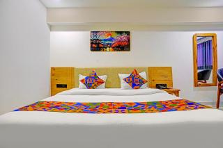 FabHotel Royal Manor - At Kalawad Road - Rajkot - 1