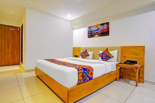 FabHotel Royal Manor - At Kalawad Road - Rajkot - 2