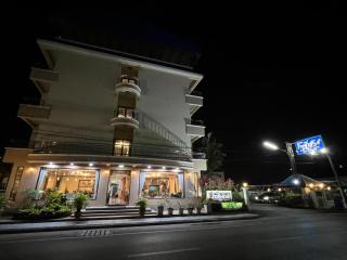 Ritzy House Hotel - Chumphon - 1