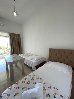 Albert Guest House - Borsh - 5