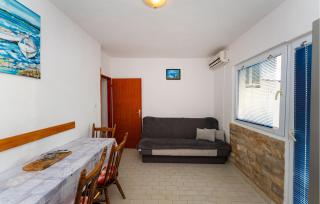 2 Bedroom Lovely Apartment In Novigrad - Novigrad Dalmatia - 8