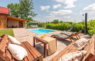4 Bedroom Nice Home In Gospic - Gospić - 2