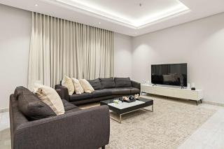 Silkhaus Luxe 3BR Great for Long Stays in Al Malqa - Riad - 6