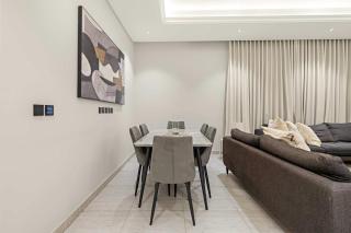 Silkhaus Luxe 3BR Great for Long Stays in Al Malqa - Riad - 3