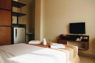 Pineapple Mansion - 1