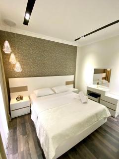 Stylish Apartment near Old Boulevard & Dolphinarium - Batumi - 5