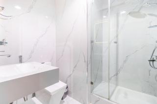 Luxury 2 BHK with Floating Bed in Dubai Marina DEC 1803 - 6