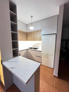 Theos Apartment Beachside Escape - 6