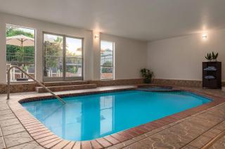 Ramada by Wyndham Del Rio - Del Rio - 3