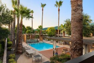 Ramada by Wyndham Del Rio - Del Rio - 2