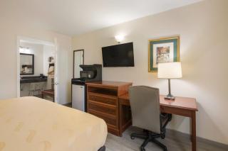 Quality Inn & Suites Greensboro near Lake Oconee - Turnwold - 2
