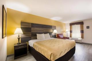 Quality Inn & Suites Greensboro near Lake Oconee - 1