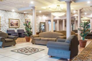 Quality Inn & Suites Palm Island Indoor Waterpark - Batavia - 9