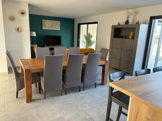 Villa récente avec piscine intérieure chauffée, 10 personnes - 5