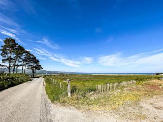 Fourpenny Studio - Uk34745 - Embo - 1